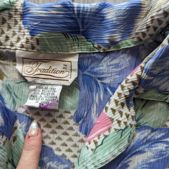 3/$20 PASTEL FLORAL VINTAGE BUTTON UP SHORT SLEEVE TOP - Picture 2 of 2